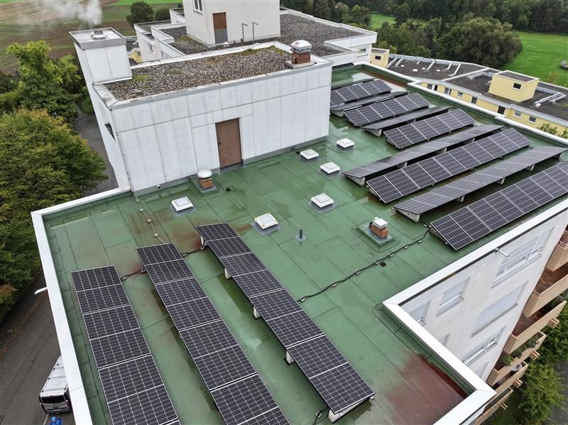 Flachdach + Direktvermarktung — 80 WE · 110 kWp · Pacht + Mieterstrom